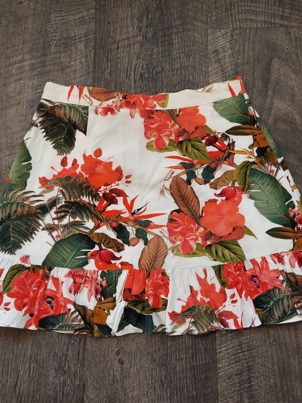 Gianni Bini Tropical Floral Wrap Skirt in White, Green & Coral Size 4 - Picture 2 of 9